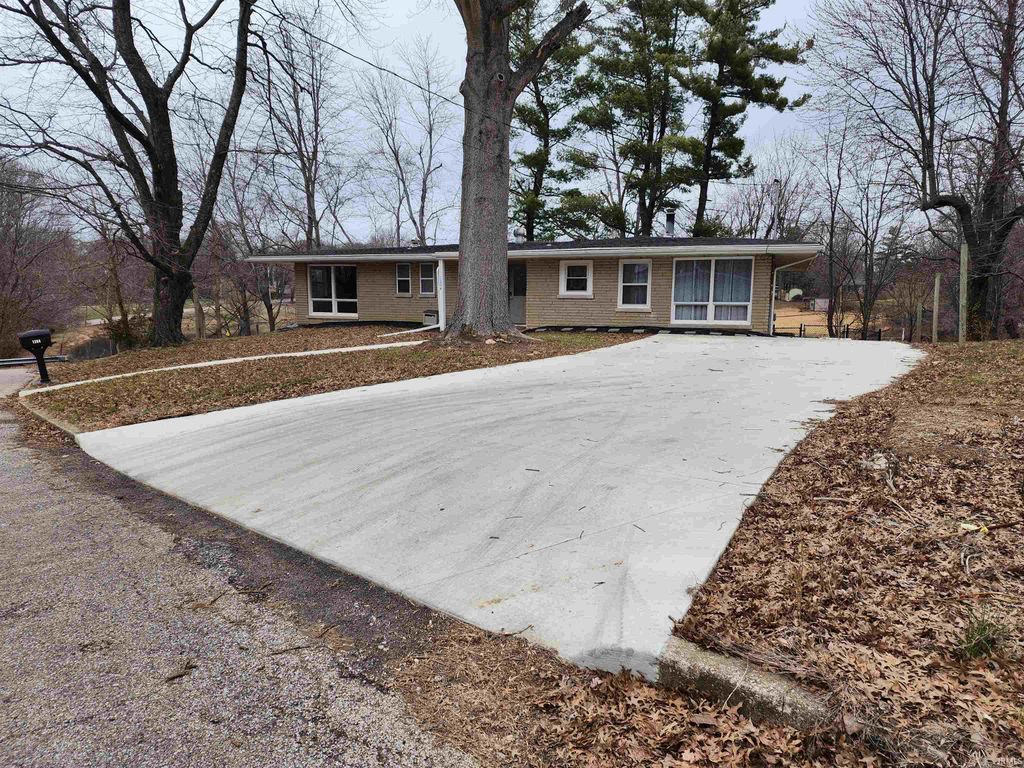 Photo of 1204 Tree Top Lane, Evansville, IN 47712 (MLS # 202606064)