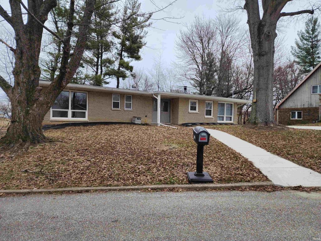 Photo of 1204 Tree Top Lane, Evansville, IN 47712 (MLS # 202606064)