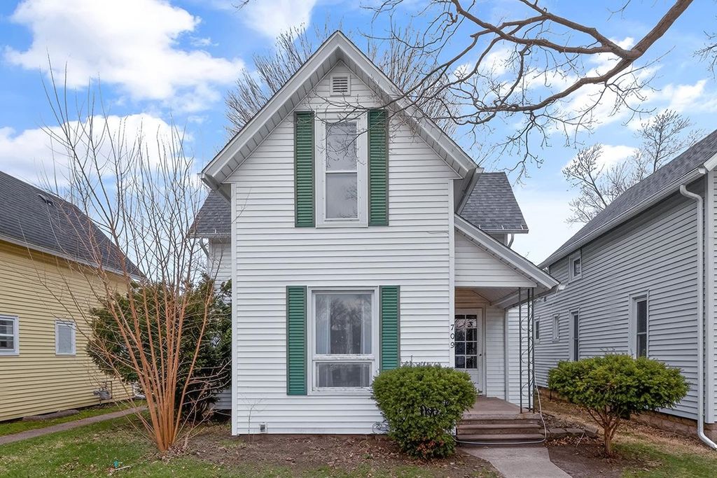 Photo of 709 Emerson Street, Goshen, IN 46526 (MLS # 202613401)