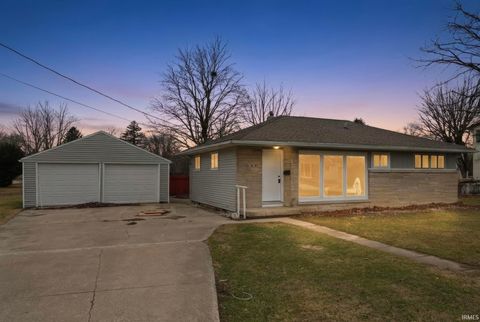 Photo of 660 Clark Street, Huntington, IN 46750 (MLS # 202605710)