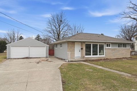 Tiny photo for 660 Clark Street, Huntington, IN 46750 (MLS # 202605710)