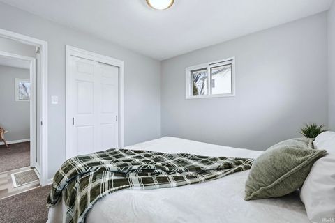 Tiny photo for 660 Clark Street, Huntington, IN 46750 (MLS # 202605710)