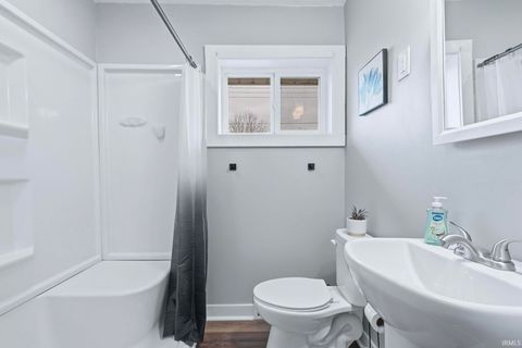 Tiny photo for 660 Clark Street, Huntington, IN 46750 (MLS # 202605710)