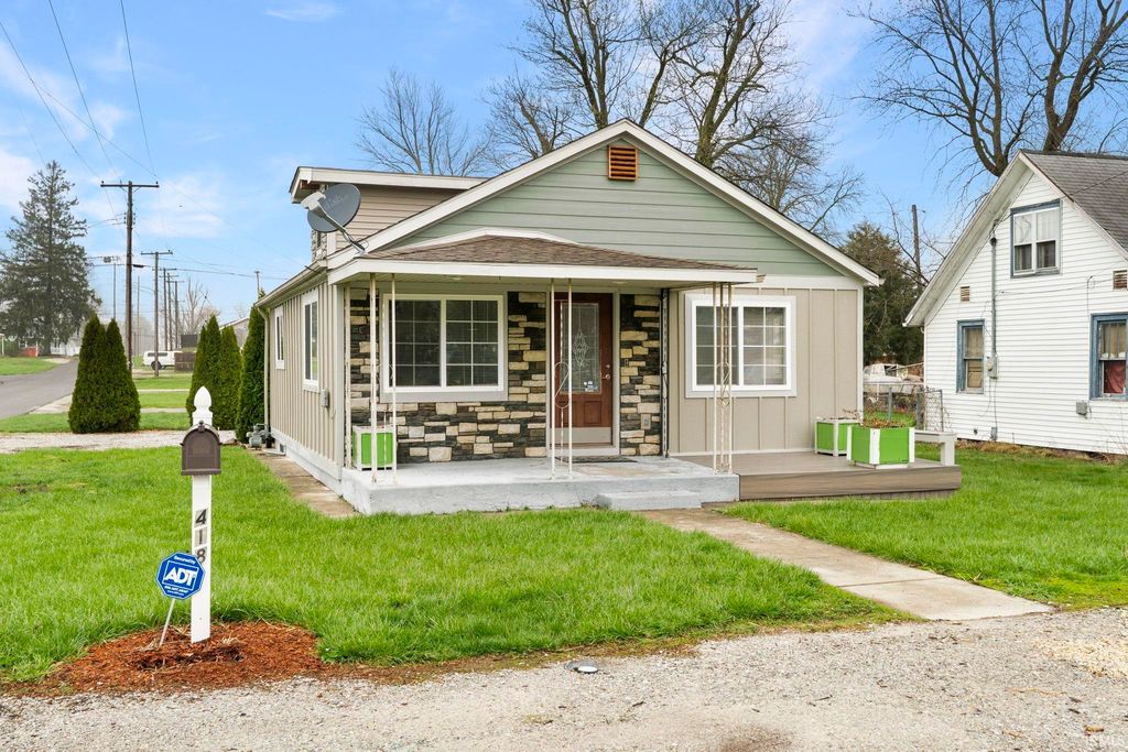 Photo of 418 Chestnut Street, Monticello, IN 47960 (MLS # 202611321)