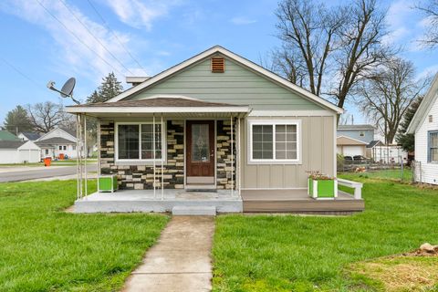 Photo of 418 Chestnut Street, Monticello, IN 47960 (MLS # 202611321)