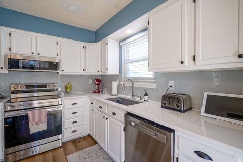 Tiny photo for 2125 Vancouver Drive, Lafayette, IN 47905 (MLS # 202604618)