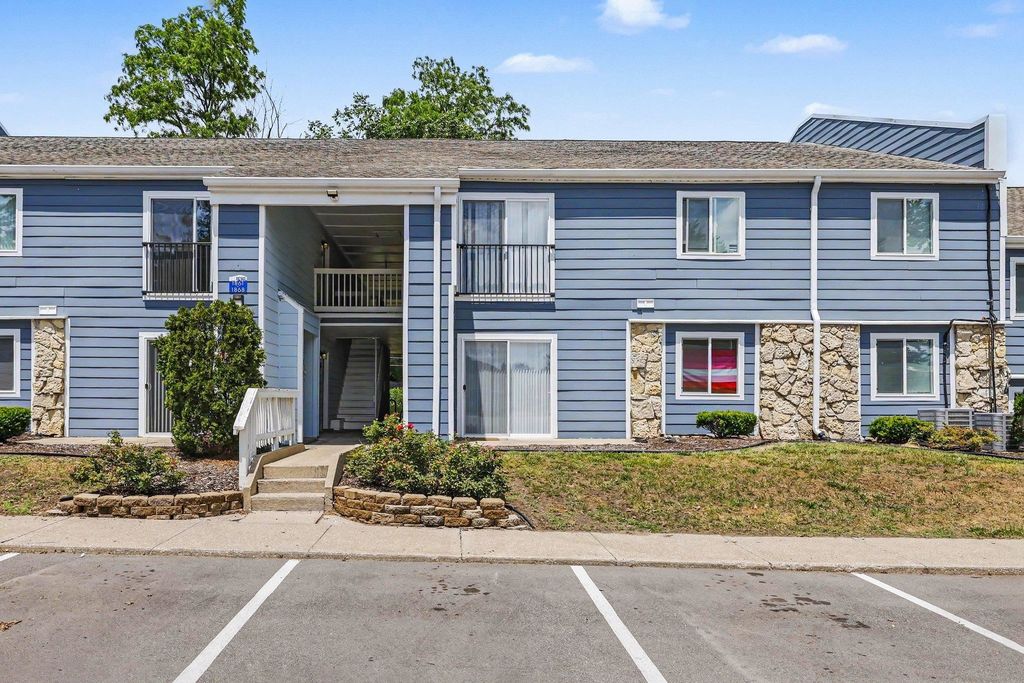 Photo of 1801 Irish Way #1855, South Bend, IN 46637 (MLS # 202624047)