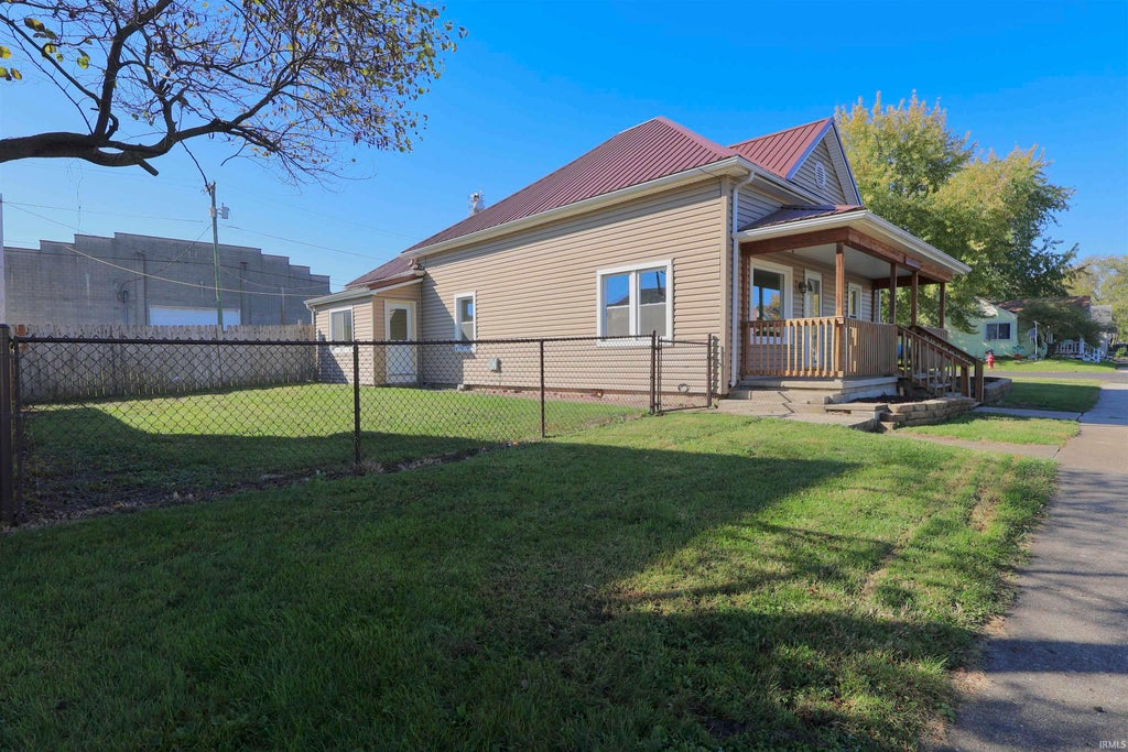 Photo of 147 W Howard Street, Parker City, IN 47368 (MLS # 202643470)