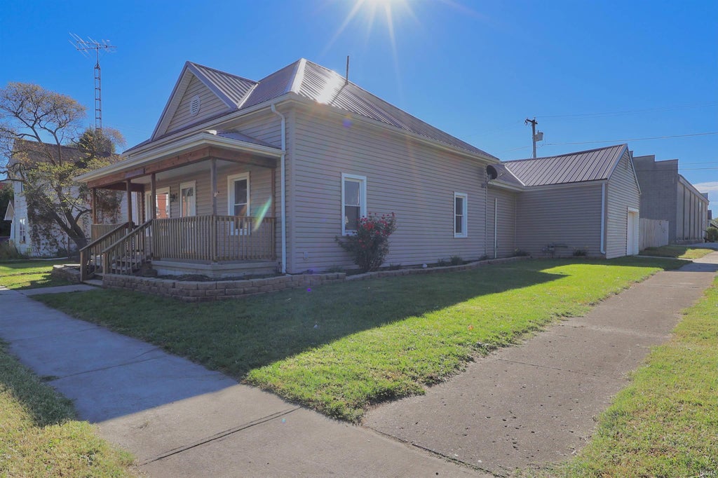 Photo of 147 W Howard Street, Parker City, IN 47368 (MLS # 202643470)