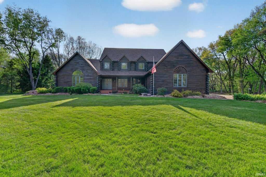 Photo of 30131 Vantilburg Court, Elkhart, IN 46514 (MLS # 202617967)