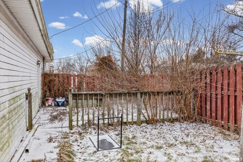 Tiny photo for 218 N Mill Street, Greentown, IN 46936 (MLS # 202549835)