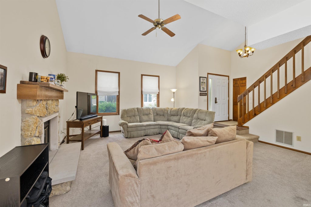 Photo of 4226 Crofton Court, Fort Wayne, IN 46835 (MLS # 202637252)