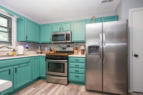 Tiny photo for 1945 York Court, Huntington, IN 46750 (MLS # 202624675)