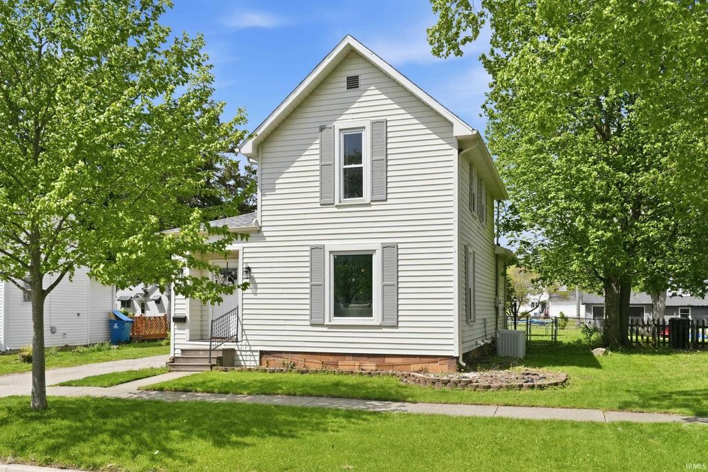 Photo of 712 E 9th Street, Auburn, IN 46706 (MLS # 202616866)