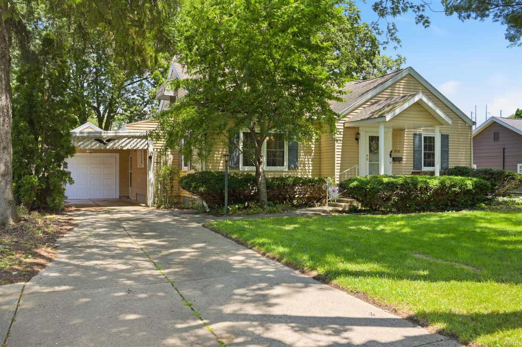 Photo of 3008 W Oaklyn Avenue, Muncie, IN 47304 (MLS # 202629982)