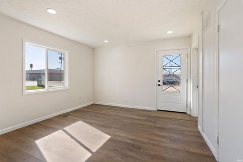 Tiny photo for 929 S Bell Street, Kokomo, IN 46902 (MLS # 202542864)