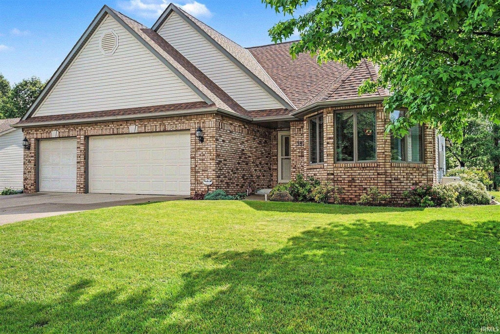 Photo of 3828 Thornridge Drive, Elkhart, IN 46514 (MLS # 202625033)