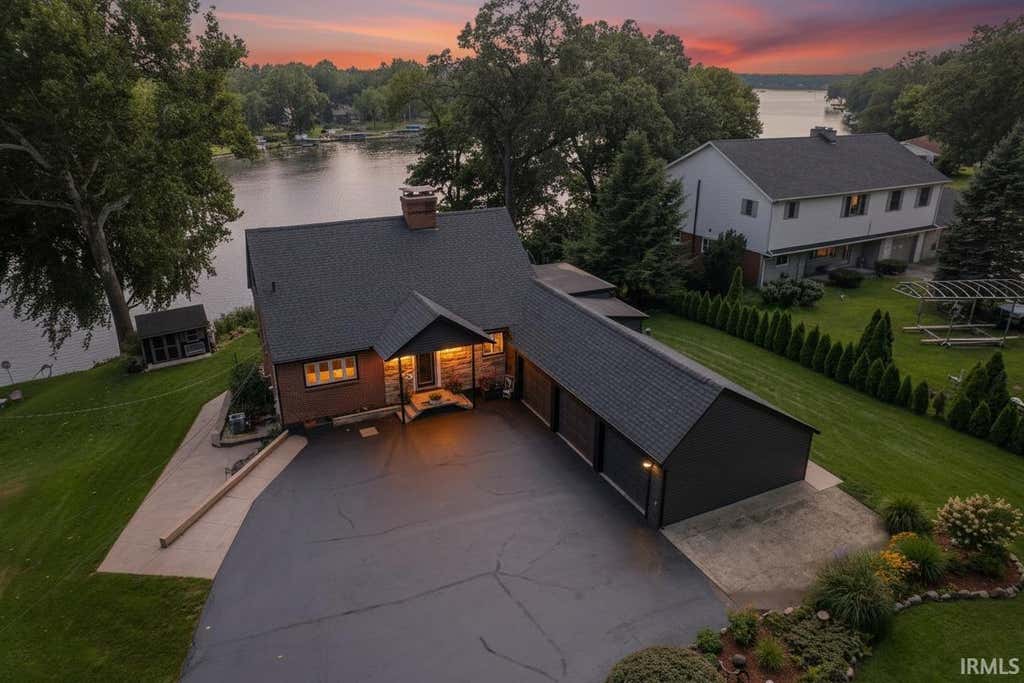 Photo of 10098 Jefferson Road, Osceola, IN 46561 (MLS # 202632571)