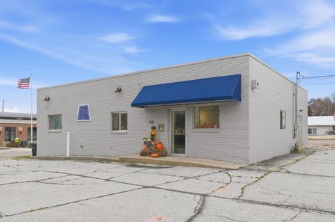 Photo of 116 E Wayne Street, Lagrange, IN 46761 (MLS # 202547656)