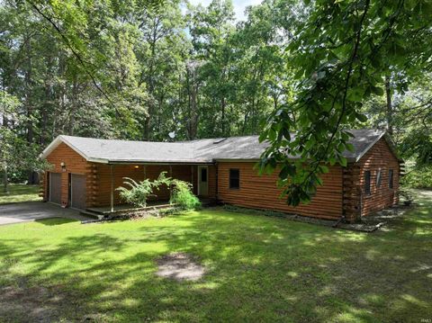Photo of 2952 S Crestview Drive, Winamac, IN 46996 (MLS # 202535110)
