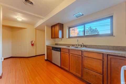 Tiny photo for 508 N Broadway Street, Peru, IN 46970 (MLS # 202542855)