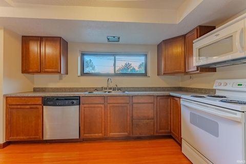Tiny photo for 508 N Broadway Street, Peru, IN 46970 (MLS # 202542855)