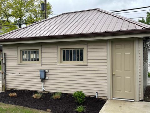 Tiny photo for 404 W Wiley Avenue, Bluffton, IN 46714 (MLS # 202616329)