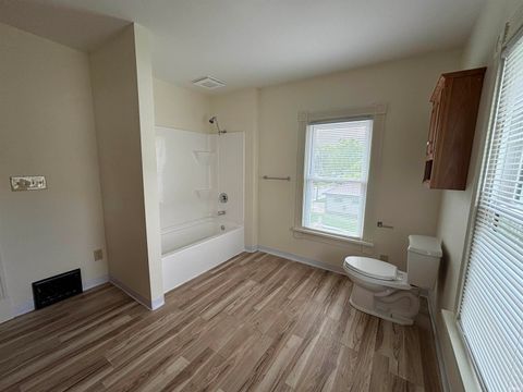 Tiny photo for 404 W Wiley Avenue, Bluffton, IN 46714 (MLS # 202616329)