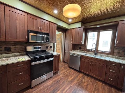Tiny photo for 404 W Wiley Avenue, Bluffton, IN 46714 (MLS # 202616329)