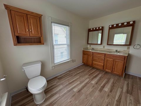 Tiny photo for 404 W Wiley Avenue, Bluffton, IN 46714 (MLS # 202616329)