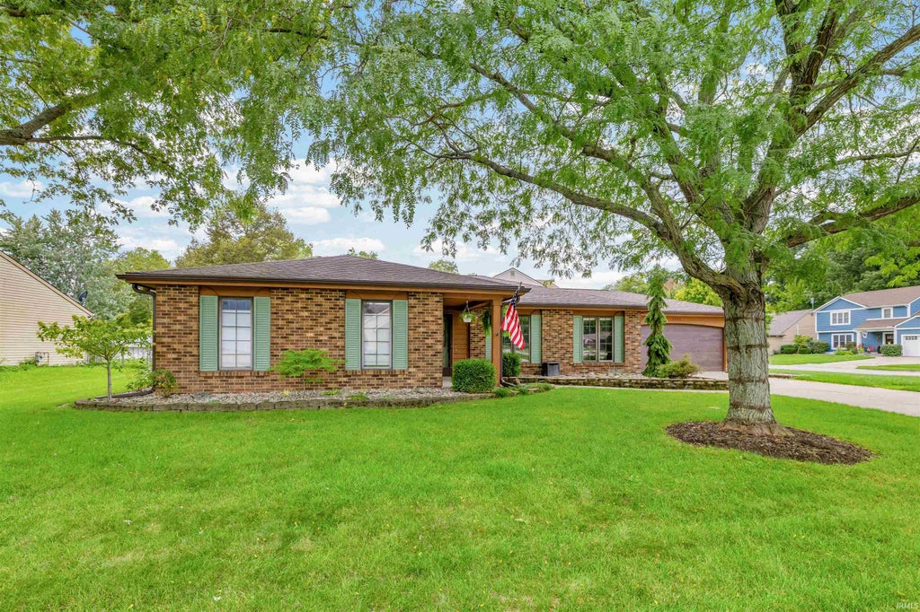Photo of 1401 Davidson Court, Auburn, IN 46706 (MLS # 202639728)