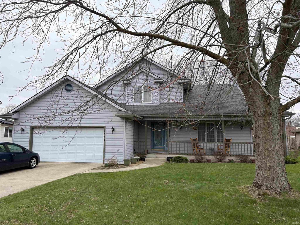 Photo of 1531 Ridgewood Ln, Bluffton, IN 46714 (MLS # 202611027)