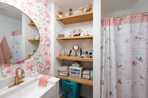 Tiny photo for 2923 Inwood Drive, Fort Wayne, IN 46815 (MLS # 202605679)