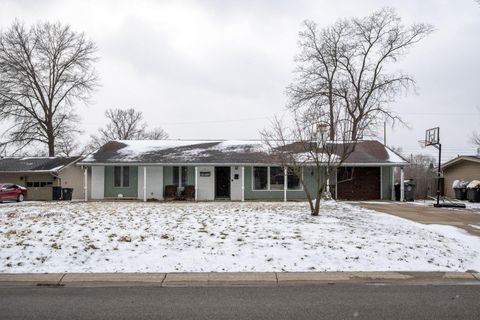 Photo of 2923 Inwood Drive, Fort Wayne, IN 46815 (MLS # 202605679)