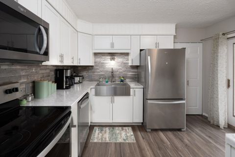 Tiny photo for 2923 Inwood Drive, Fort Wayne, IN 46815 (MLS # 202605679)