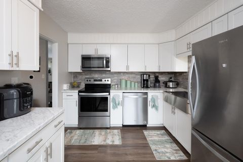 Tiny photo for 2923 Inwood Drive, Fort Wayne, IN 46815 (MLS # 202605679)