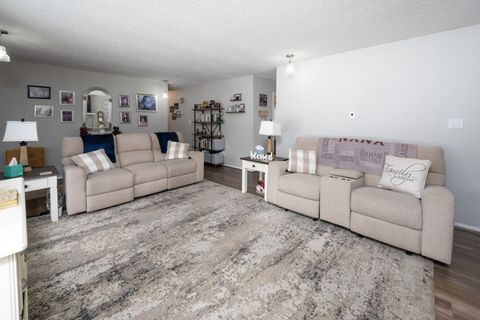 Tiny photo for 2923 Inwood Drive, Fort Wayne, IN 46815 (MLS # 202605679)