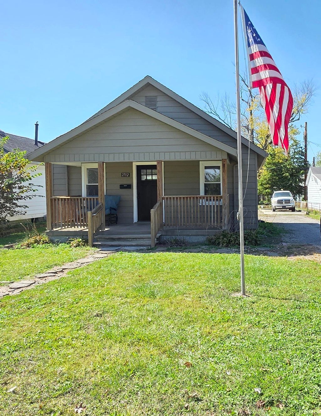 Photo of 2702 N Heidelbach Avenue, Evansville, IN 47711 (MLS # 202642532)