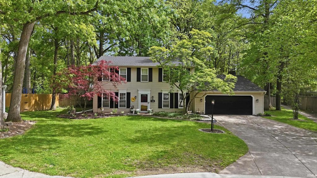 Photo of 5018 Oak Creek Court, Fort Wayne, IN 46835 (MLS # 202618933)