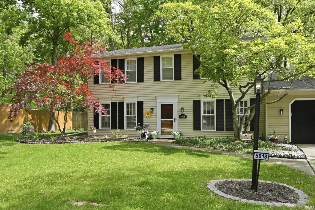 Photo of 5018 Oak Creek Court, Fort Wayne, IN 46835 (MLS # 202618933)