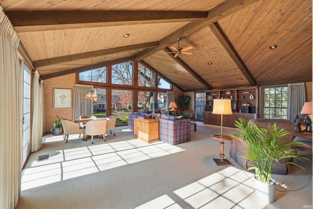 Photo of 3219 Simcoe Court, Fort Wayne, IN 46815 (MLS # 202546566)