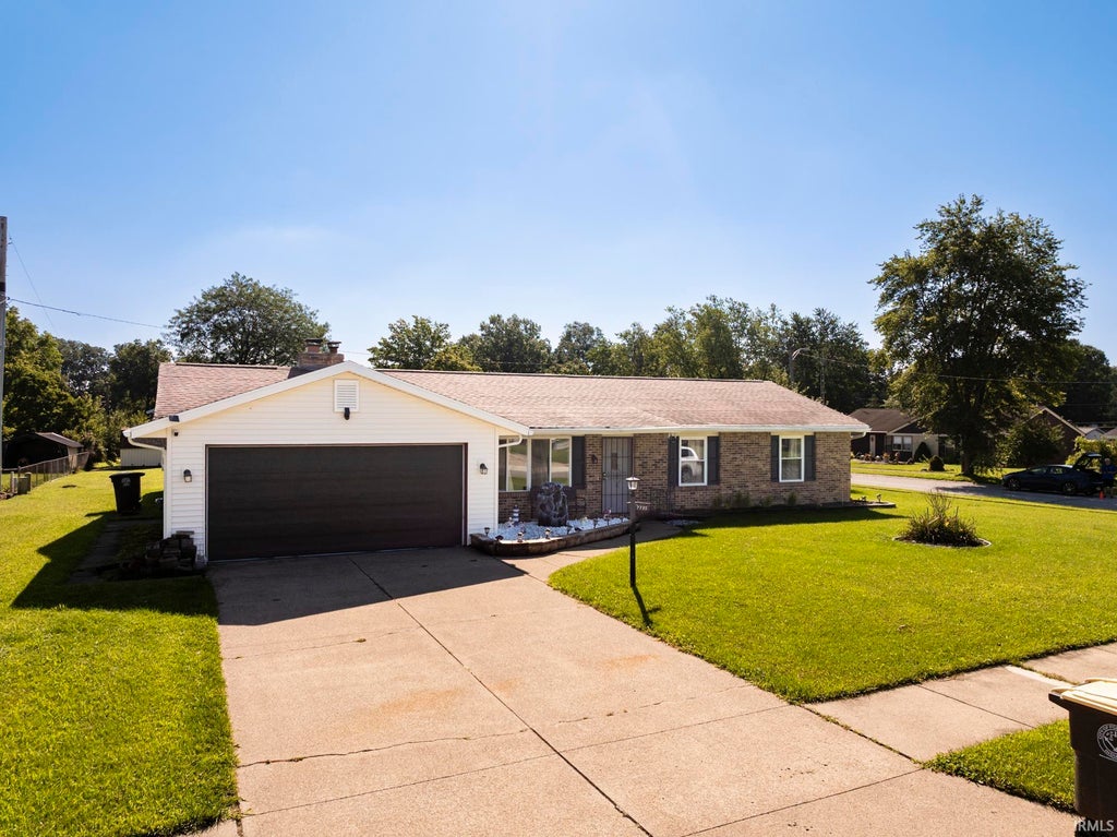 Photo of 7735 Newlin Drive, Fort Wayne, IN 46816 (MLS # 202635706)