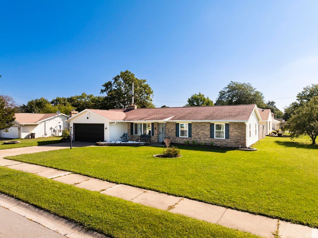 Photo of 7735 Newlin Drive, Fort Wayne, IN 46816 (MLS # 202635706)