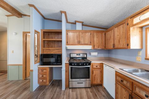 Tiny photo for 10590 S 550 e, Amboy, IN 46911 (MLS # 202548661)