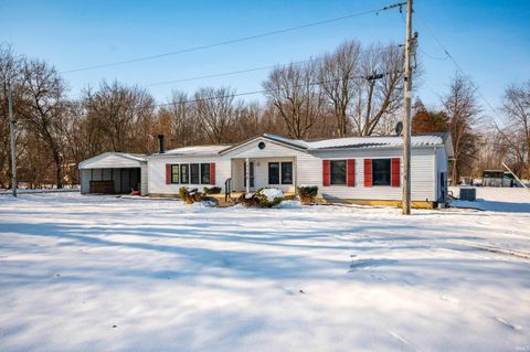 Tiny photo for 10590 S 550 e, Amboy, IN 46911 (MLS # 202548661)