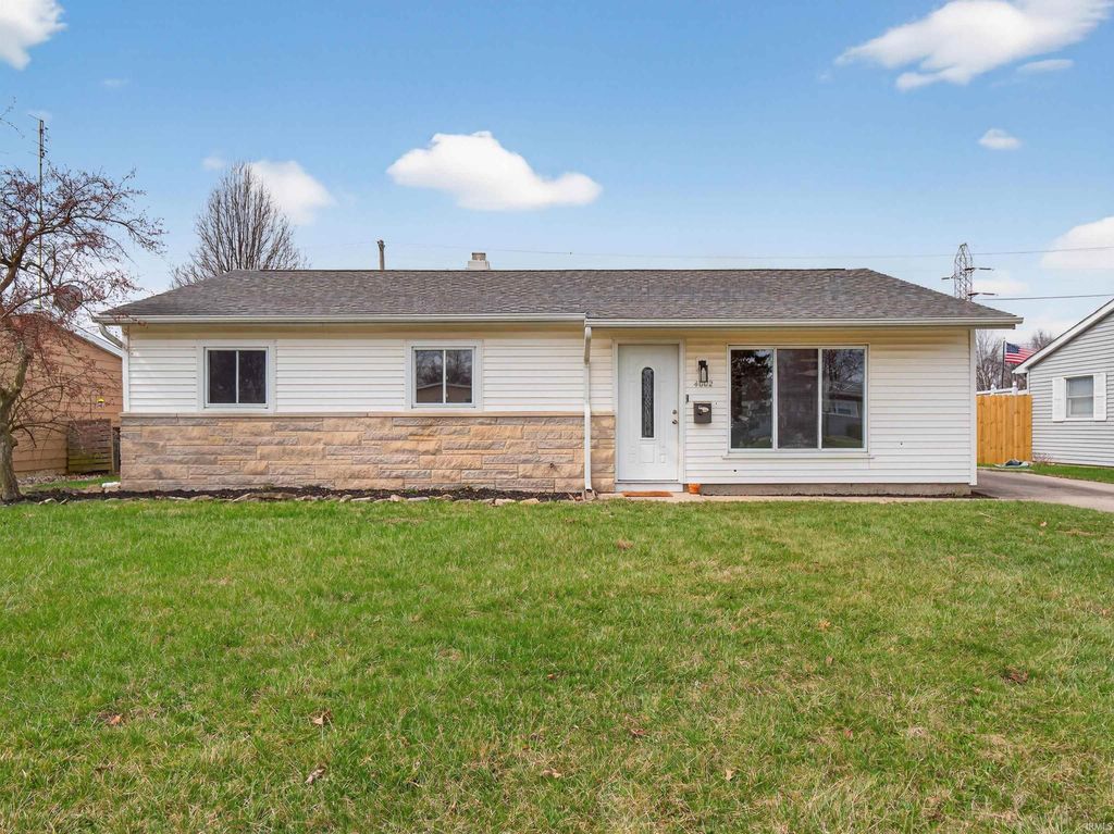 Photo of 4002 Enola Court, Fort Wayne, IN 46809 (MLS # 202610215)