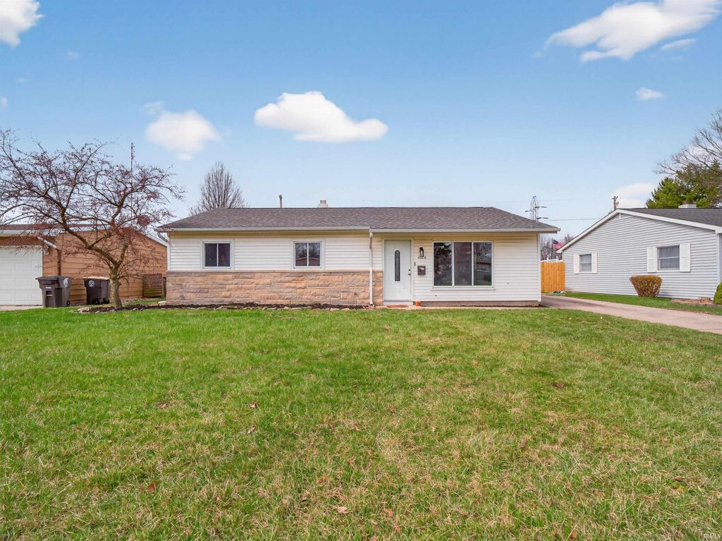 Photo of 4002 Enola Court, Fort Wayne, IN 46809 (MLS # 202610215)