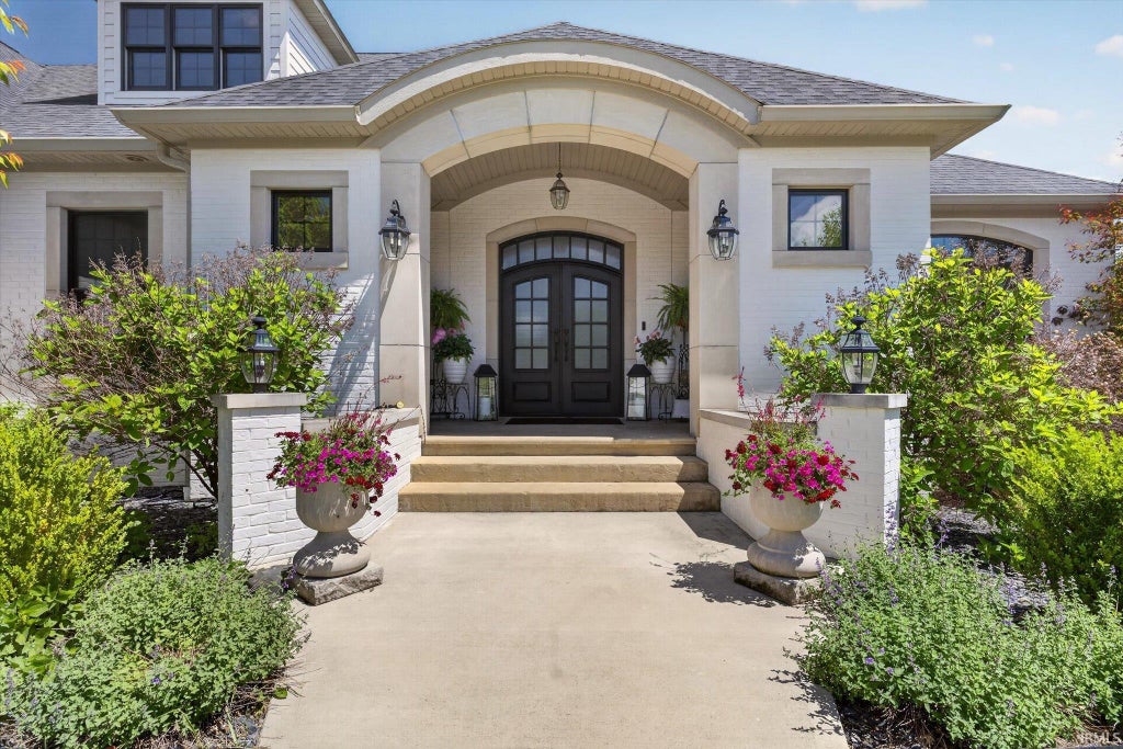 Photo of 3568 E Saddlebrook Lane, Bloomington, IN 47401 (MLS # 202642799)