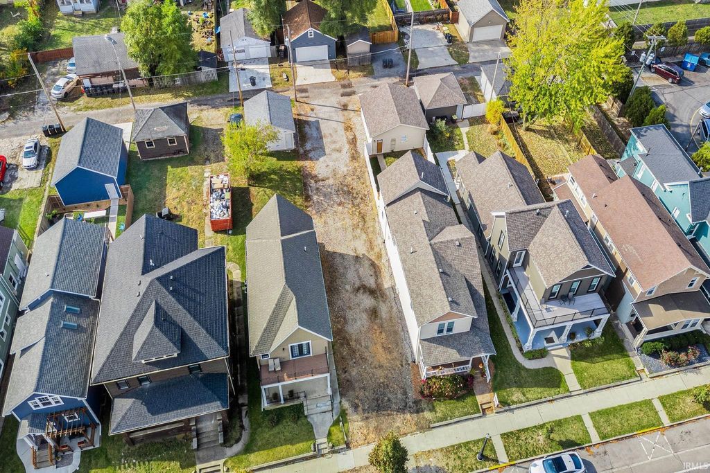 Photo of 1214 Fairfield Avenue, Fort Wayne, IN 46802 (MLS # 202614933)