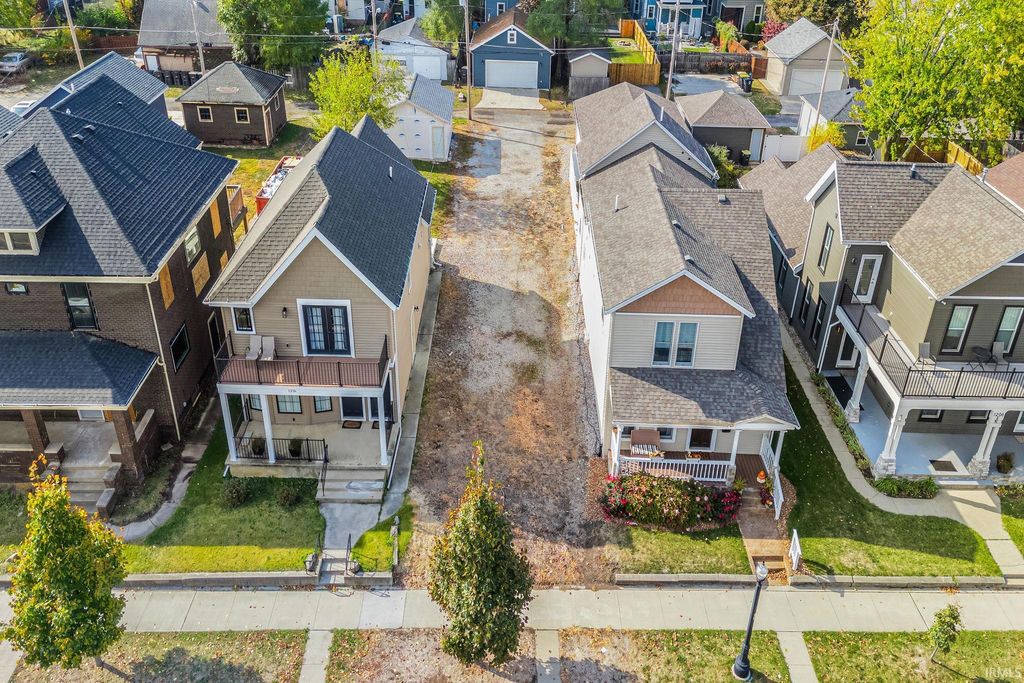 Photo of 1214 Fairfield Avenue, Fort Wayne, IN 46802 (MLS # 202614933)